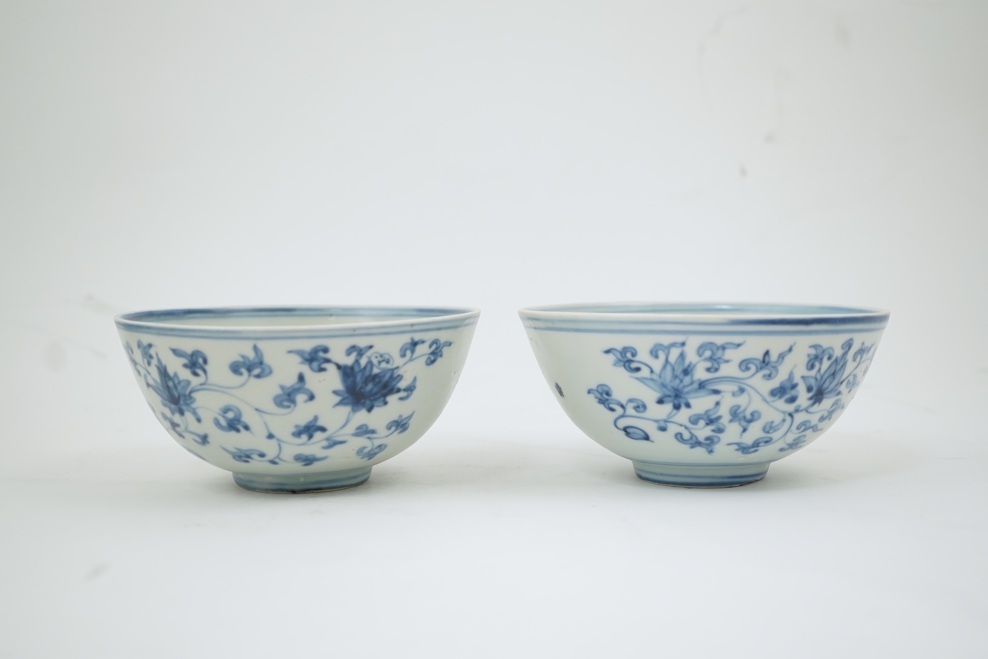 A pair of Chinese blue and white bowls, Ming Dynasty